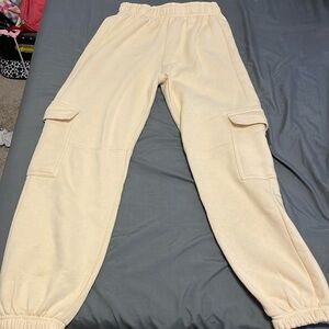 NWOT Yellow cargo sweatpants from Zara
